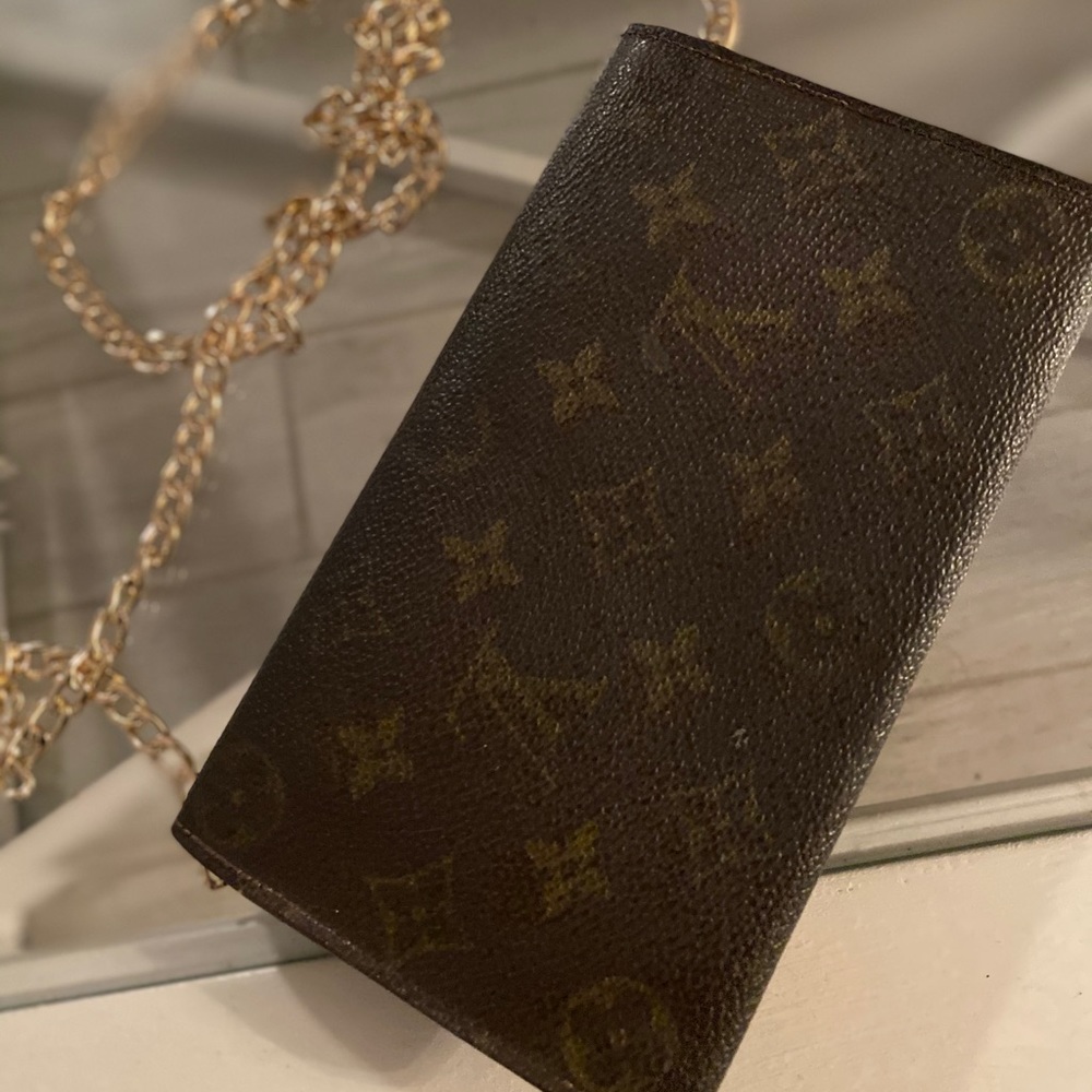 Authentic LV - Picture 2 of 4